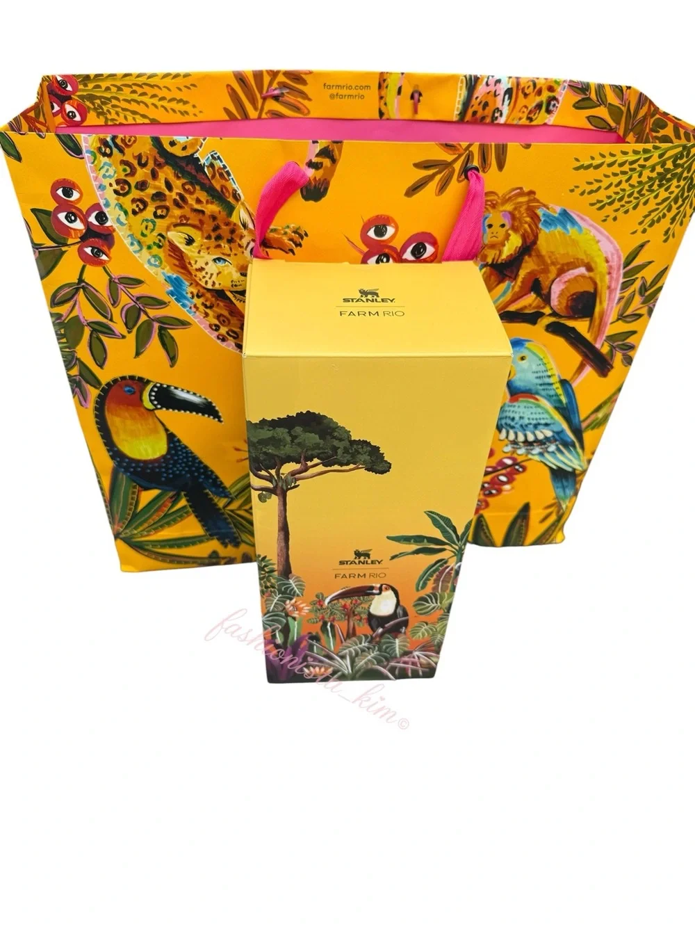 Stanley x FARM Rio 40oz Quencher Tumbler Tropical woods Toucan NWT w/ Box